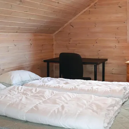 5 Bedroom Gorgeous In Lindesnes *