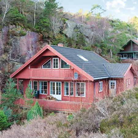 5 Bedroom Gorgeous In Lindesnes Feriehus *