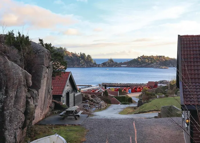 5 Bedroom Gorgeous In Lindesnes Semesterbostad *