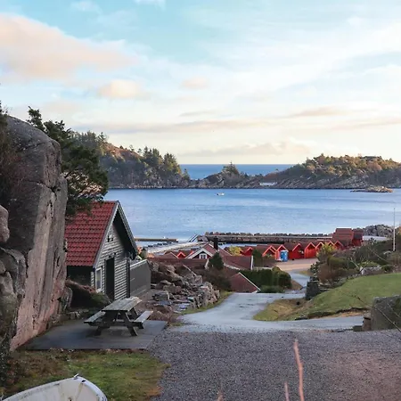 5 Bedroom Gorgeous In Lindesnes Hébergement de vacances *